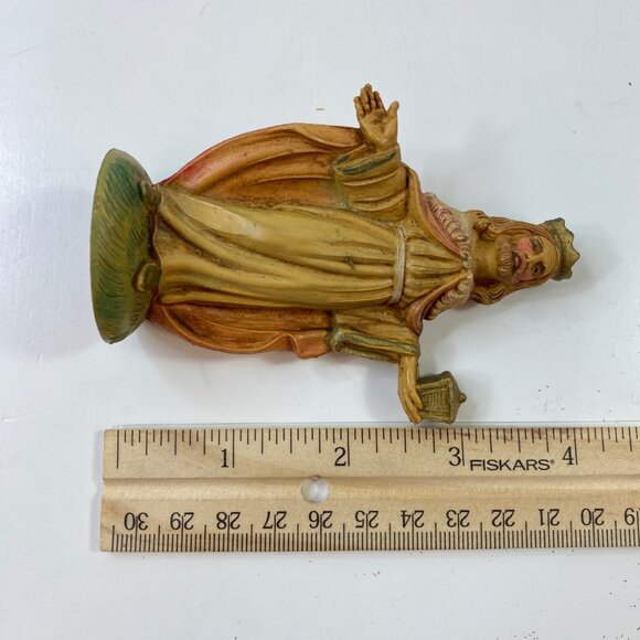 Handcrafted Nativity Scene Set With Figurines & Accessories - Picture 11 of 13